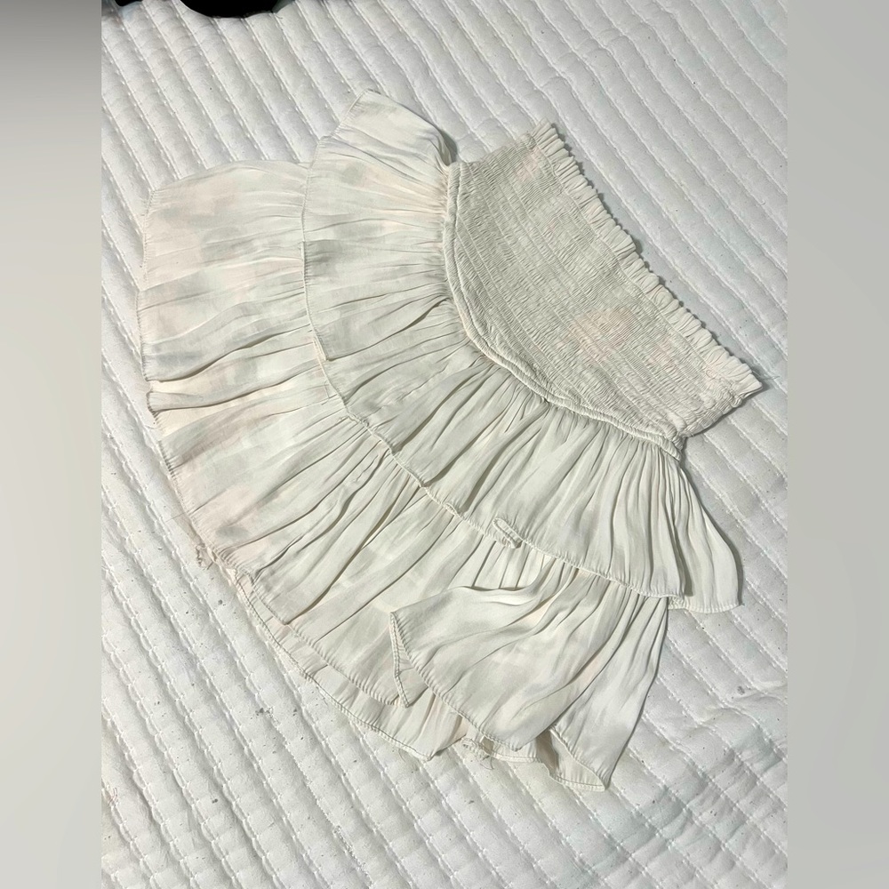 White ruffle skirt!